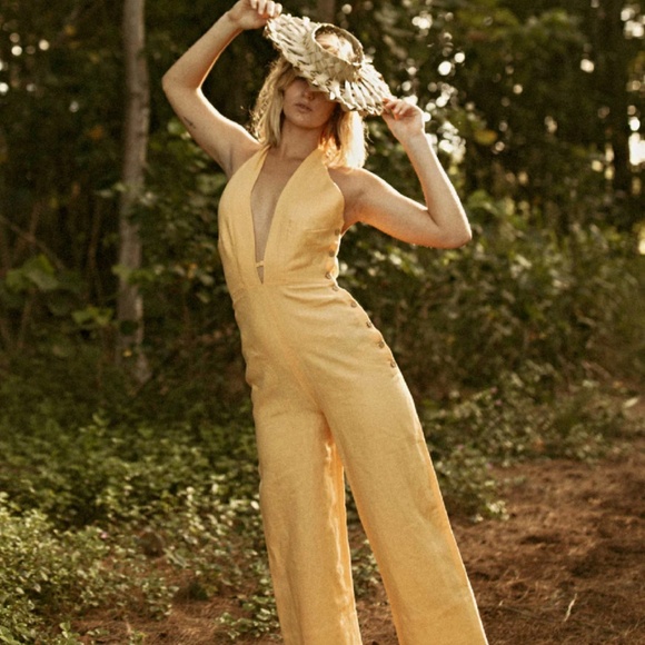 Keoni halter jumpsuit | Slow fashion linen jumpsuit - Picture 2 of 10